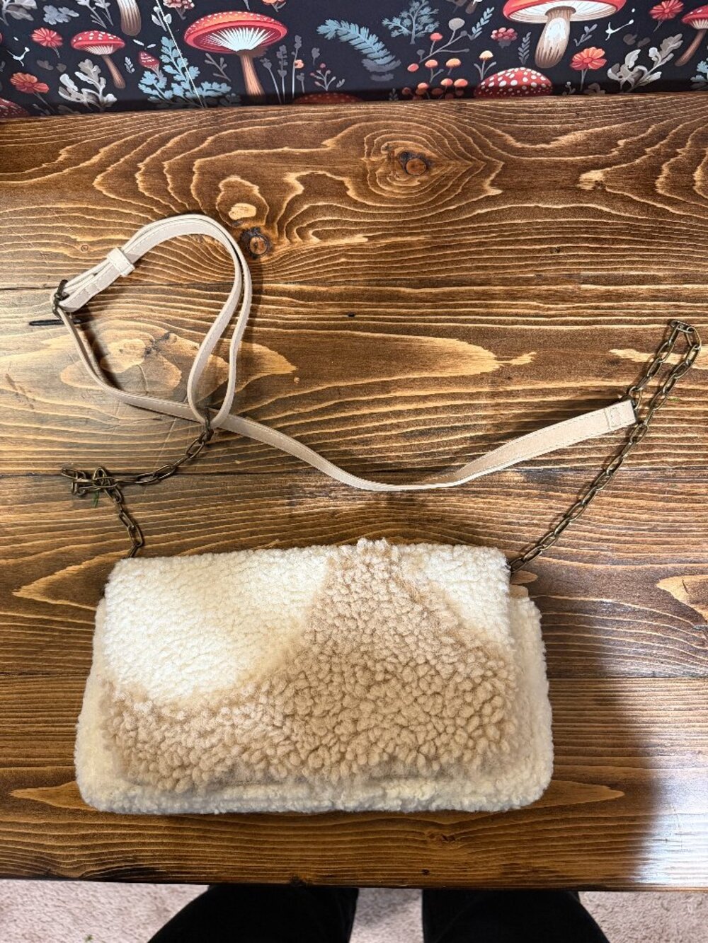 Universal Thread Sherpa Crossbody Bag • Adjustable Strap • EUC